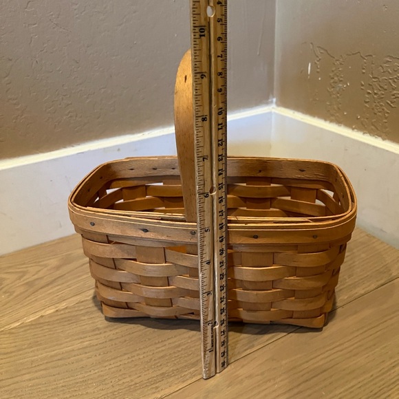 Longaberger Handled Basket - Picture 5 of 6